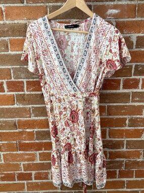 Zesica Women’s Floral Wrap Dress Size L